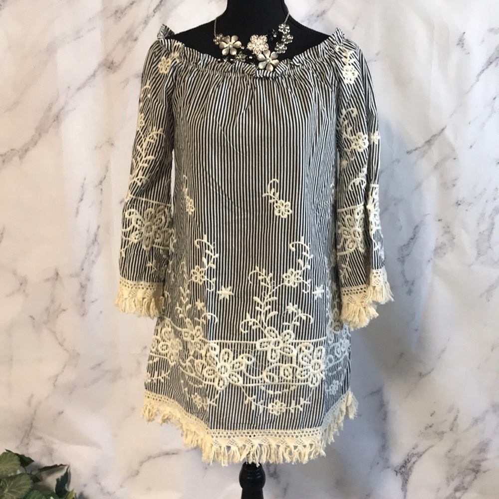 IVORY & BLACK STRIPED TUNIC DRESS